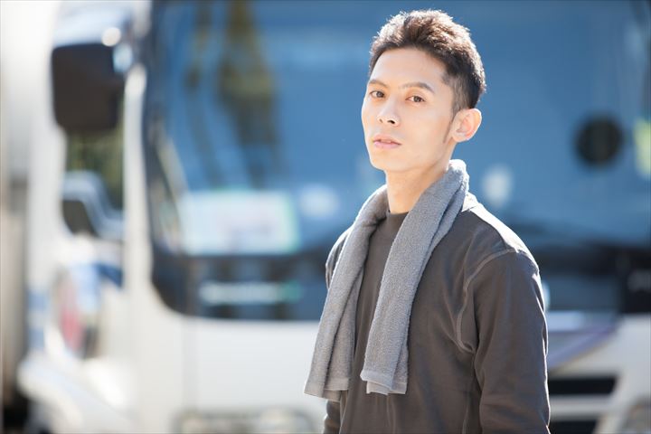 《大津市》週払いOK・2ｔ車～4ｔ車でのレンタル車両の陸送ドライバー！（Web面接OK・土日休み）