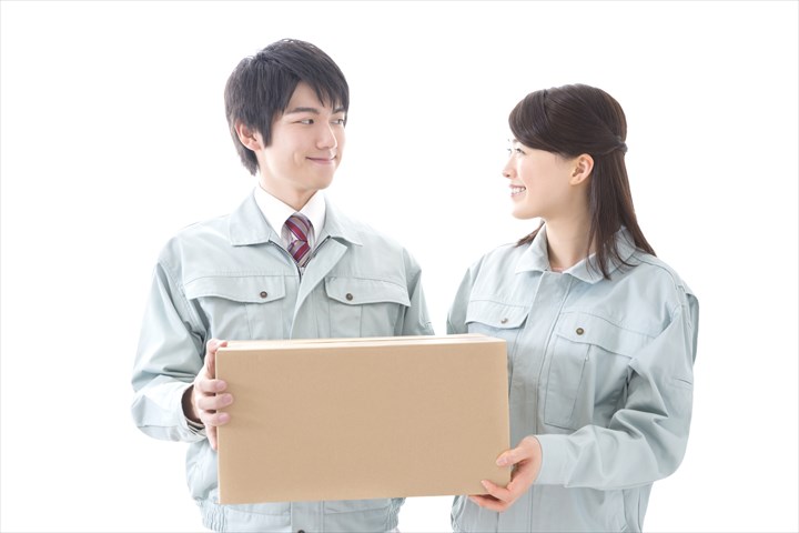 《柏市》週払いOK・大型車でのアパレル商品のセンター間配送ドライバー！（高収入・日勤帯）