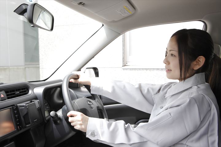 《台東区》週払いOK・1.5ｔ車での仏壇の個宅配送ドライバー！（Web面接OK・週3のみWワーク）