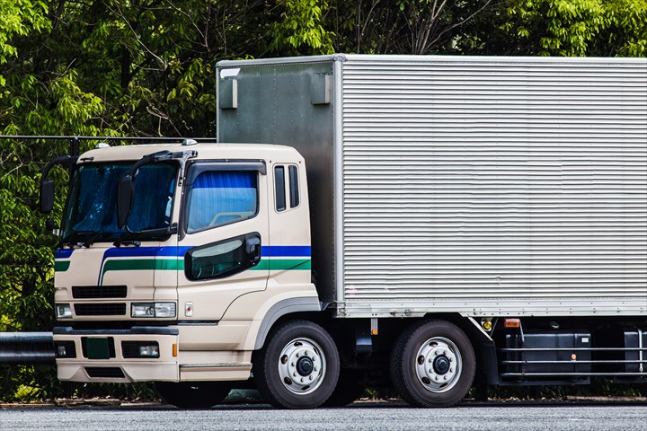 《千葉市美浜区》週払いOK・2ｔ～大型車での自動車の陸送ドライバー！（Web面接OK・高収入）