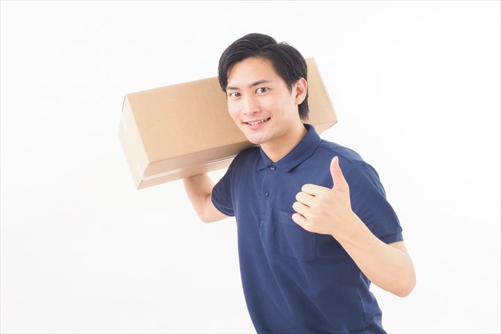 《尼崎市》週払いOK・4ｔ車でのドラッグストアへの食品や雑貨の配送ドライバー！（Web面接OK・週休2日）