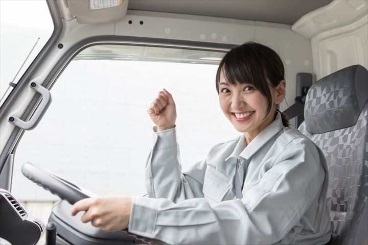 《品川区》週払いOK・普通車～2ｔ車でのお酒の店舗配送ドライバー！（Web面接OK・高時給）