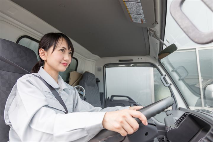 《堺市中区》週払いOK・2ｔ車での食品などの個宅配送ドライバー！（土日休み・週3日・日勤）