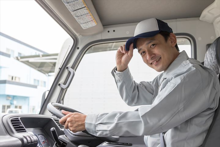 《川崎市川崎区》週払いOK・大型車での倉庫やセンターなどへの冷凍冷蔵品の集配ドライバー！（Web面接OK・高時給）