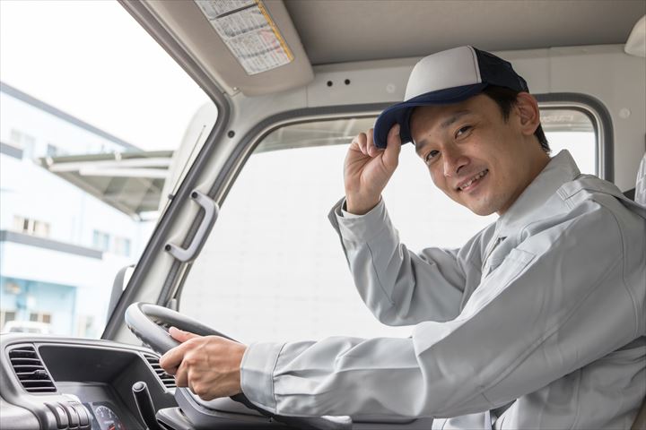 《四日市市》週払いOK・4ｔ車での処理場への一般作業廃棄物などの運搬ドライバー！（Web面接OK・高時給）