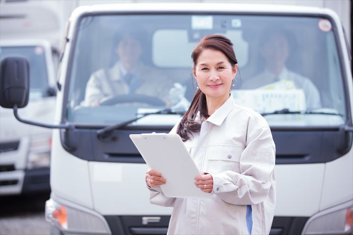 《さいたま市岩槻区》週払いOK・2ｔ車での冷凍食品の店舗配送ドライバー！（Web面接OK・高時給）