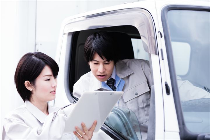 《小牧市》週払いOK・3ｔ車での企業向け一般貨物の集配ドライバー！（Web面接OK・高収入）