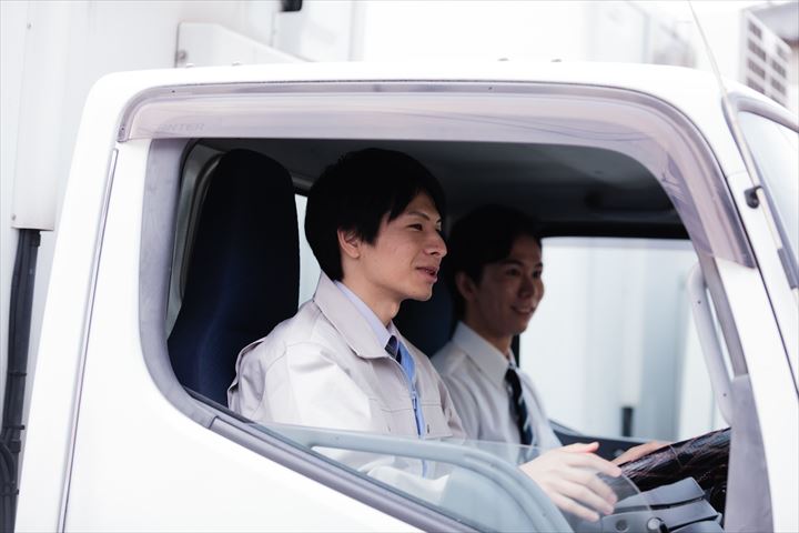 《河内郡上三川町》週払いOK・4ｔ車での家電量販店への家電製品の配送ドライバー！（Web面接OK・土日祝休み）