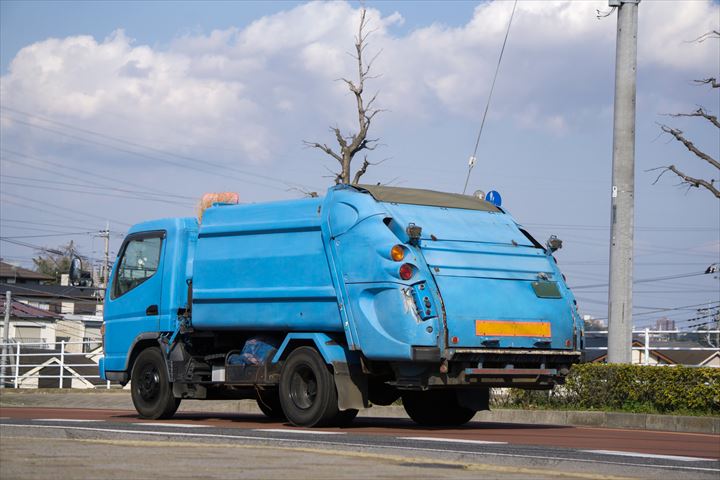 《文京区》週払いOK・2ｔ車での古紙全般の回収ドライバー（Web面接OK・高収入）