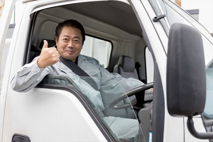 《横浜市緑区》週払いOK・2ｔ～4ｔパッカー車での一般廃棄物の回収ドライバー！（Web面接OK・高収入）