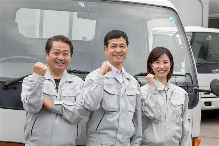 《桑名市》週払いOK・自販機へのベンディング作業の助手スタッフ！（未経験歓迎・シニア活躍中）