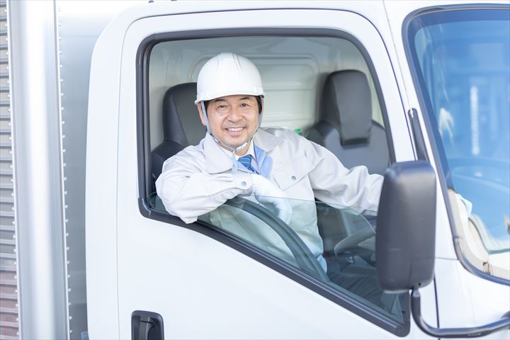 《川崎市川崎区》週払いOK・4ｔ車での宅配貨物の拠点間輸送ドライバー！（Web面接OK・高時給）