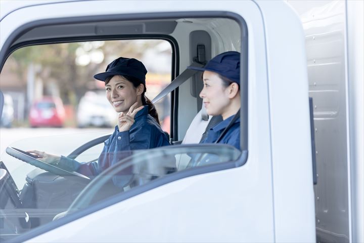 《長崎市》週払いOK・自販機へのベンディング作業の助手スタッフ！（未経験OK・2023年8月31日までの短期）