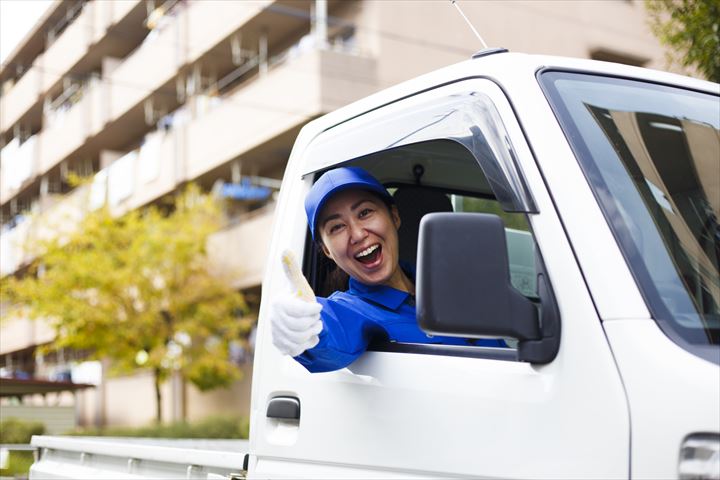 《大田区》週払いOK・1ｔ車での製菓材料の配送兼作業スタッフ！（土日祝休み・超高時給）