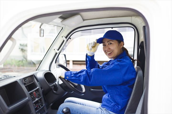 《栗東市》週払いOK・1BOX～2ｔ車でのタイヤの配送ドライバー！（Web面接OK・週4勤務も相談可）