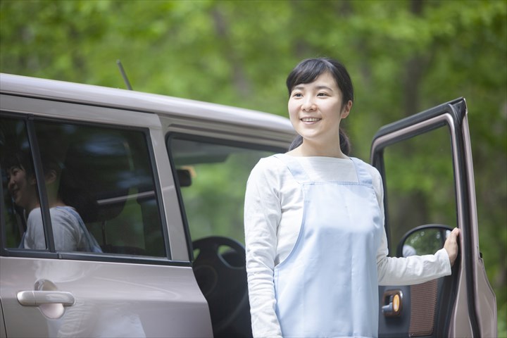 《文京区》週払いOK・普通車での児童の送迎ドライバー！（高時給・土日祝休み）