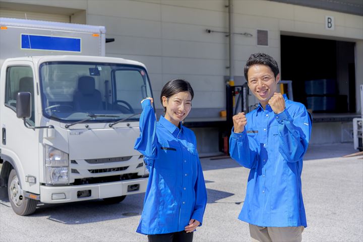 《西宮市》週払いOK・3ｔ車でのコンビニへのチルド食品の配送ドライバー！（Web面接OK・ルート配送）