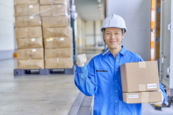 《日野市》週払いOK・3ｔ車でのコンビニ向けチルド品配送ドライバー！（高時給・短時間11:30～17:30）