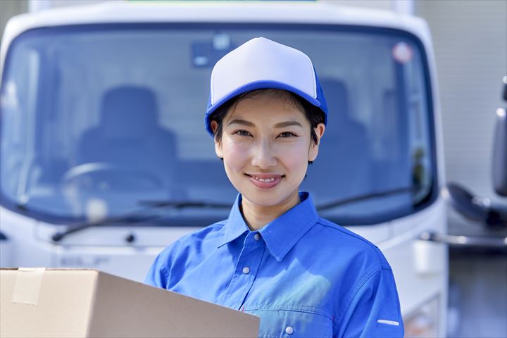 《横浜市緑区》週払いOK・3ｔ車でのコンビニ向けチルド商品の配送ドライバー！（Web面接OK・週休2日）