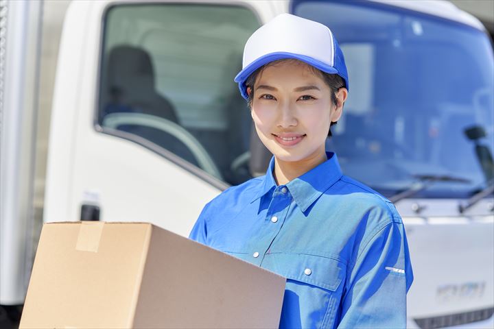 《墨田区》週払いOK・1.5ｔ～4ｔ車での氷の配送ドライバー！（高時給・土日祝休み）