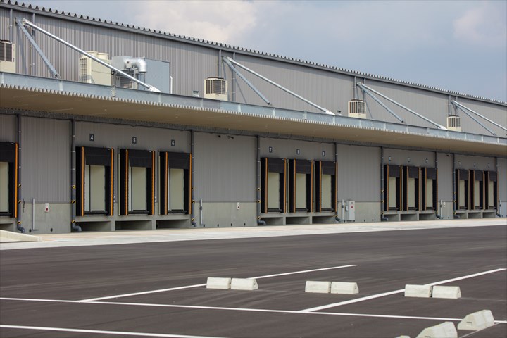 《福岡市中央区》週払いOK・倉庫内での飲料のピッキングや積み込み作業スタッフ！（短時間15:00～19:00・シニア活躍）