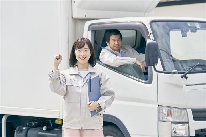 《本庄市》週払いOK・4ｔ車でのチルド商品のセンター間配送ドライバー！（高時給・週休2日）