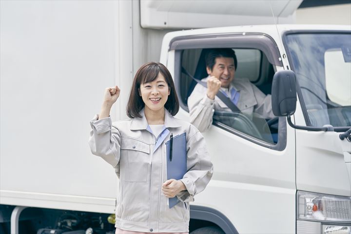 《横浜市緑区》週払いOK・3ｔ車でのコンビニへの冷凍食品配送ドライバー！（ルート配送・高収入）