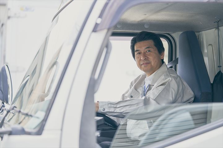 《京都市伏見区》週払いOK・2ｔ車～4ｔ車でのレンタル車両の陸送ドライバー！（Web面接OK・土日休み）