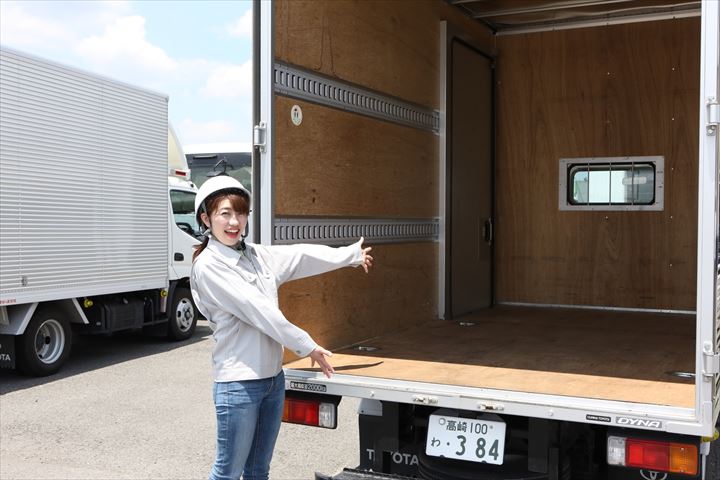 《駿東郡清水町》週払いOK・2ｔ車での企業向け一般貨物の集配ドライバー！（高時給・曜日固定）