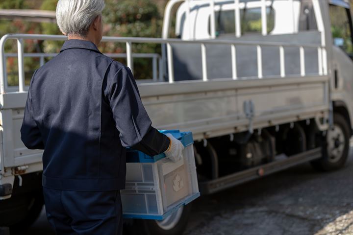 《岐阜市》週払いOK・2ｔ平車での一般家庭から資源ごみの回収ドライバー！（Wワーク・週2～4勤務で選べる）