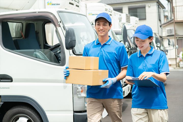 《名古屋市港区》週払いOK・2ｔ車でのチルド商品の店舗配送ドライバー！（未経験歓迎・シニア活躍中）