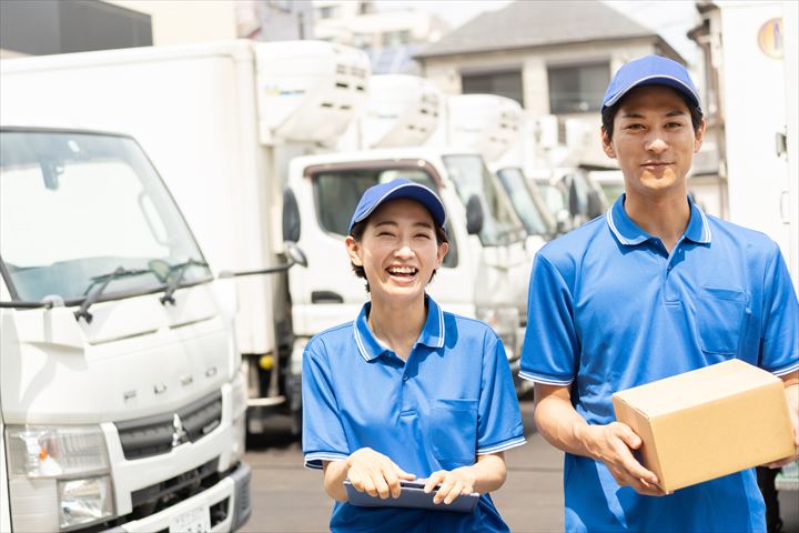 《湖南市》週払いOK・3ｔ車での自動販売機への飲料配送ドライバー！（週休2日・AT限定）