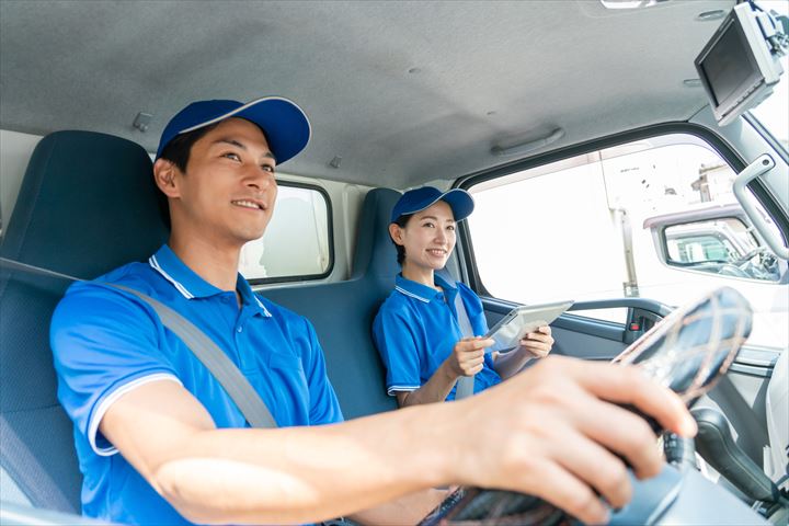 《練馬区》週払いOK・2ｔ車での資源ゴミの回収ドライバー！（Web面接OK・高時給）