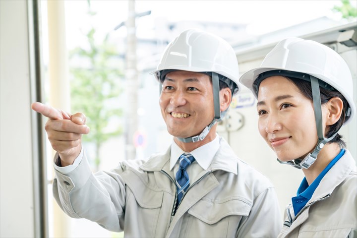 《北足立郡伊奈町》週払いOK・4ｔ車での食品のセンター間配送ドライバー！（高収入・案件少なめ）