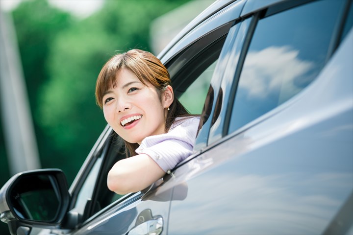 《中央区》週払いOK・普通車での英会話教室の生徒の送迎ドライバー！（Web面接OK・高時給）