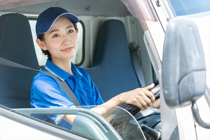 《名古屋市守山区》週払いOK・2ｔ車での自動販売機へのベンディングドライバー！（Web面接OK・高時給）