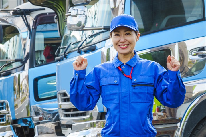 《富士市》週払いOK・大型車での玩具や資材のセンター間集配ドライバー！（高時給・土日祝休み）