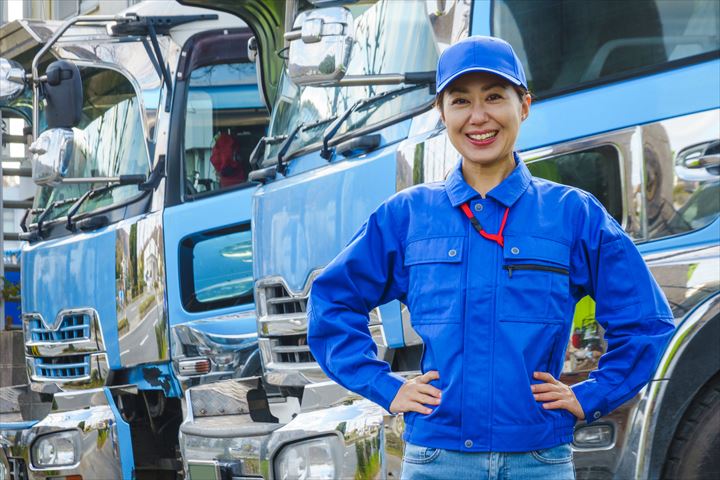 《吾妻郡東吾妻町》週払いOK・4ｔ増トン車での倉庫への飼料運搬ドライバー！（1日1件のみ・土日休み）