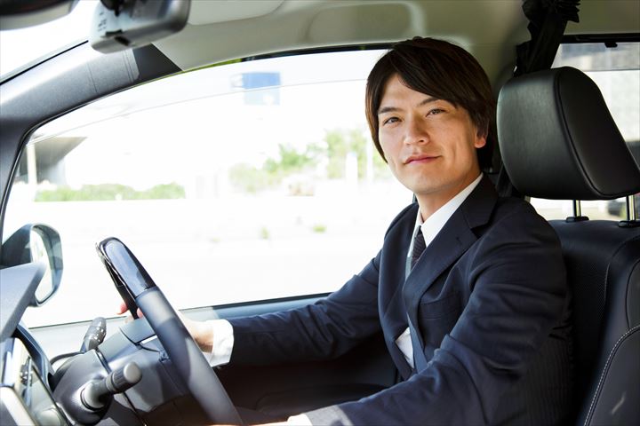 《松本市》週払いOK・普通車での営業の運転代行スタッフ！（AT限定・シニア活躍中）