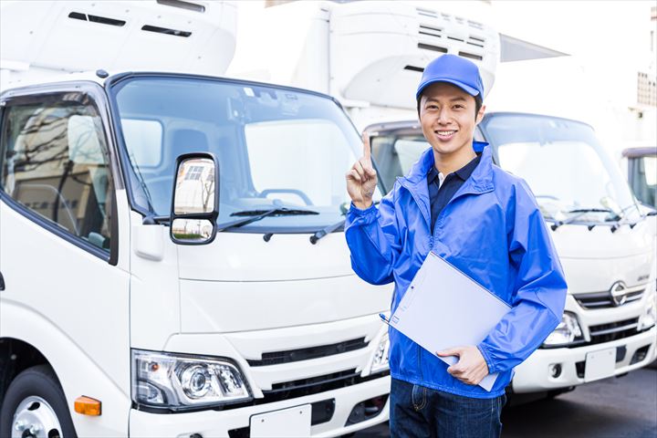 《八王子市》週払いOK・4ｔ車での冷蔵品のセンター間配送ドライバー！（Web面接OK・高時給）