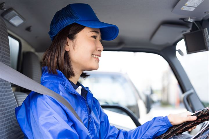 《松戸市》週払いOK・3ｔ車での冷凍食品の店舗配送ドライバー！（Web面接OK・高収入）