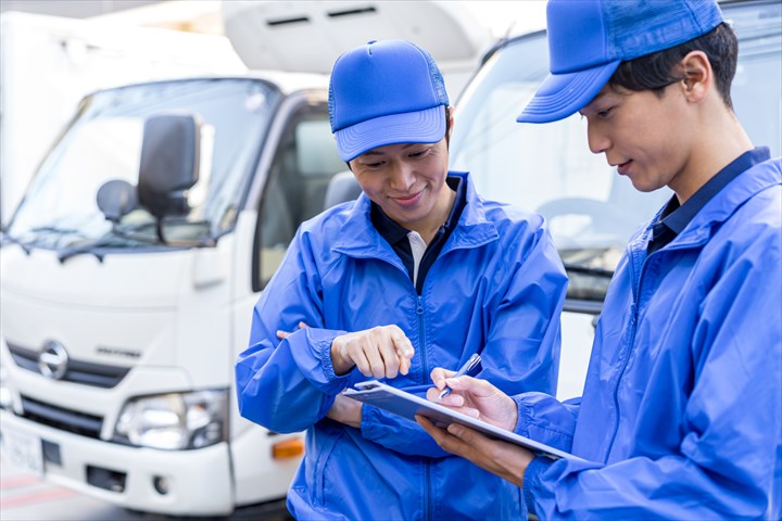 《大田区》週払いOK・3ｔ車での住宅資材の店舗配送ドライバ―！（Web面接OK・土日祝休み）