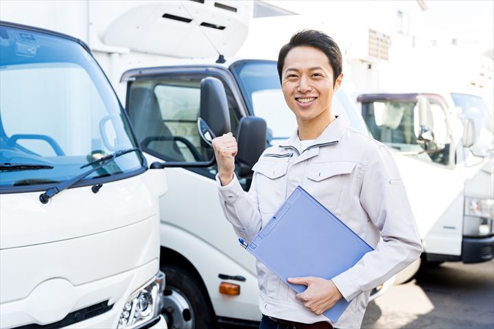 《高槻市》週払いOK・4ｔ車での乳製品のセンター間配送ドライバー！（Web面接OK・ルート配送）