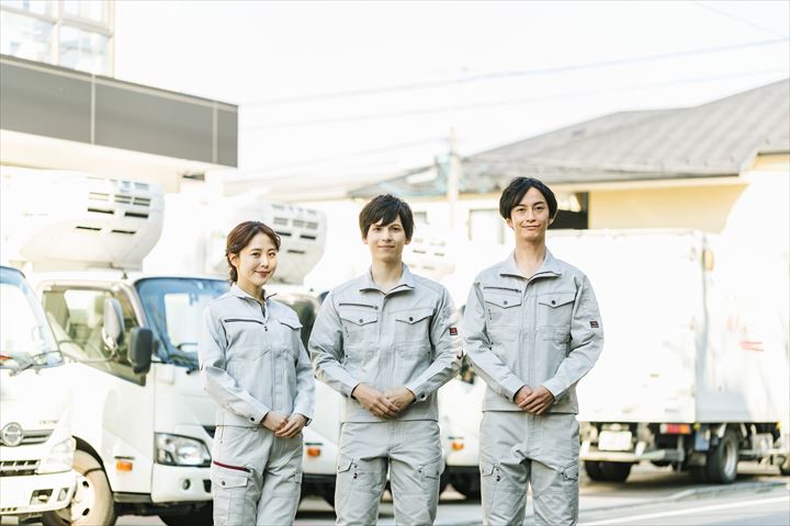 《八幡市》週払いOK・2ｔ～4ｔ車でのレンタル車両の移動ドライバー！（土日休み・シニア活躍中）