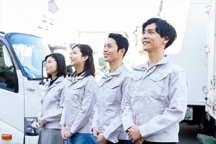 《府中市》週払いOK・3ｔ車での野菜の店舗配送ドライバー！（高収入・日勤）