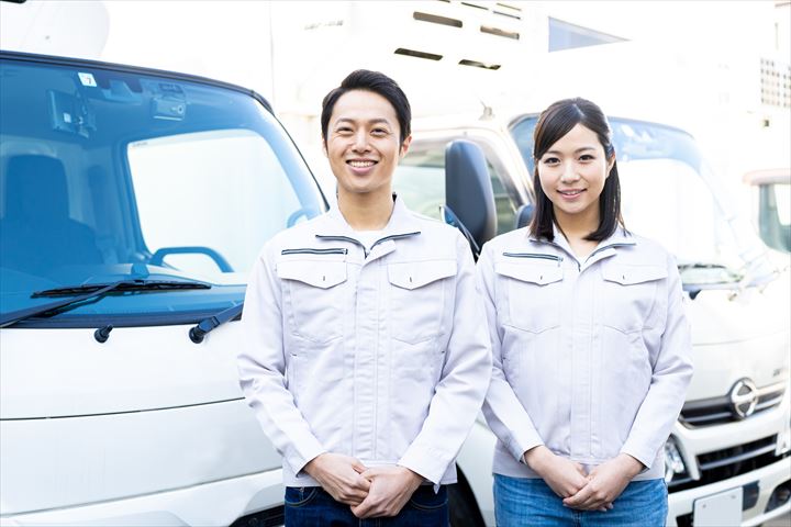 《入間市》週払いOK・3ｔ車での常温、チルド品の店舗配送ドライバー！（高収入・夜勤帯）