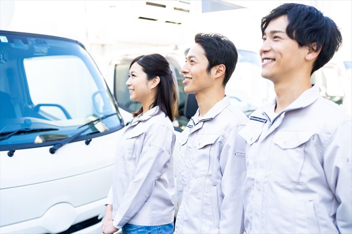 《門真市》週払いOK・2ｔ車での生花の店舗配送ドライバー！（開始から2ヶ月間の期間限定・短時間5:30～9:30）