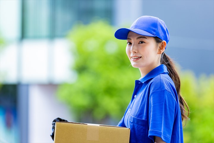 《大阪市住之江区》週払いOK・軽トラックでの冷蔵・冷凍品の店舗配送ドライバー！（AT限定OK・駅チカ）