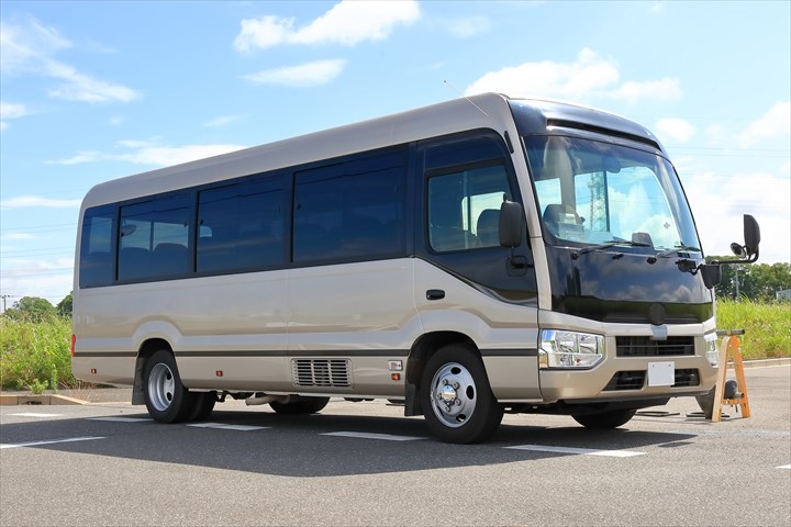 《品川区》週払いOK・マイクロバスでのインターナショナルスクール生徒の送迎ドライバー！（高時給・土日祝休み）