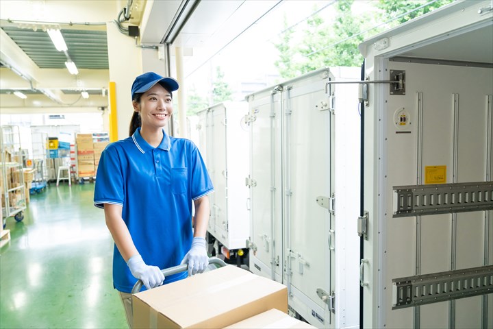 《流山市》週払いOK・2ｔ車での学校給食で使用した空プラコンの集荷ドライバー！（土日祝休み・高時給）